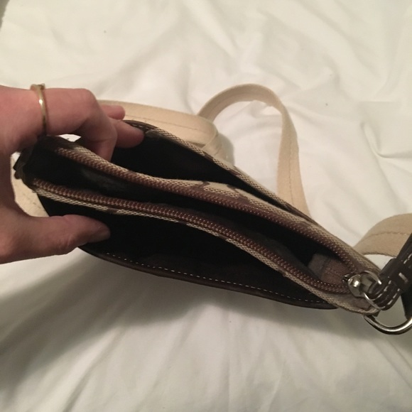 Authentic coach signature striped crossbody - Picture 3 of 3